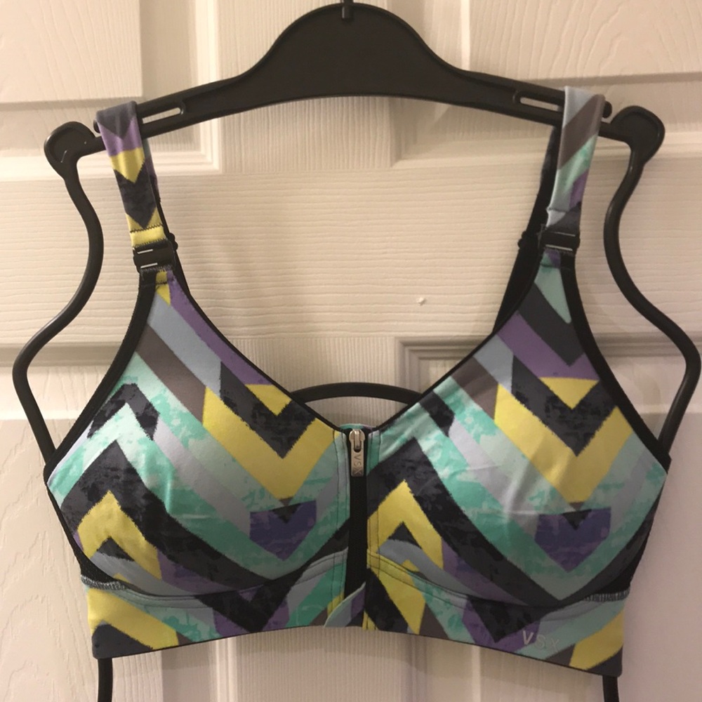 ⚜️ Victoria’s Secret Sports Bra Wireless - Picture 3 of 7